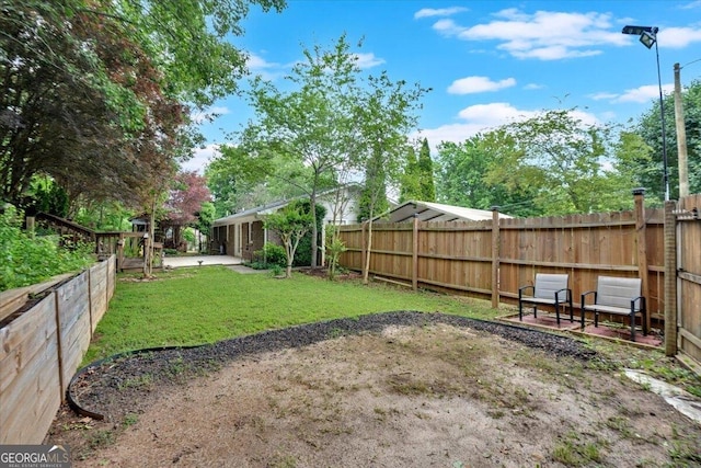 view of yard featuring a patio