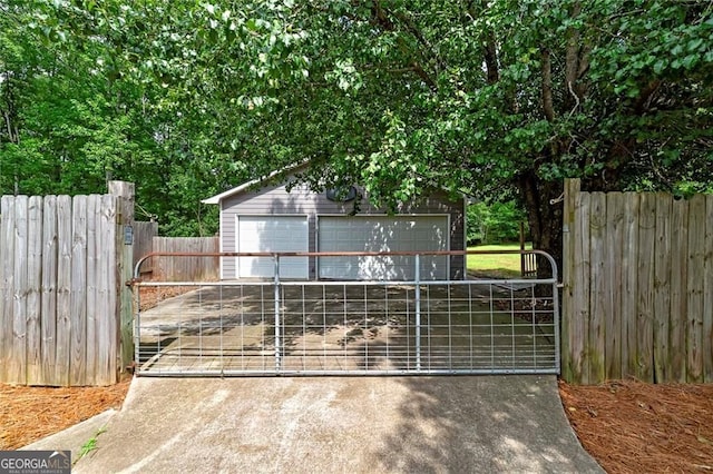 1810 King Mill Rd, Mcdonough, GA 30252 - gate with an outdoor structure