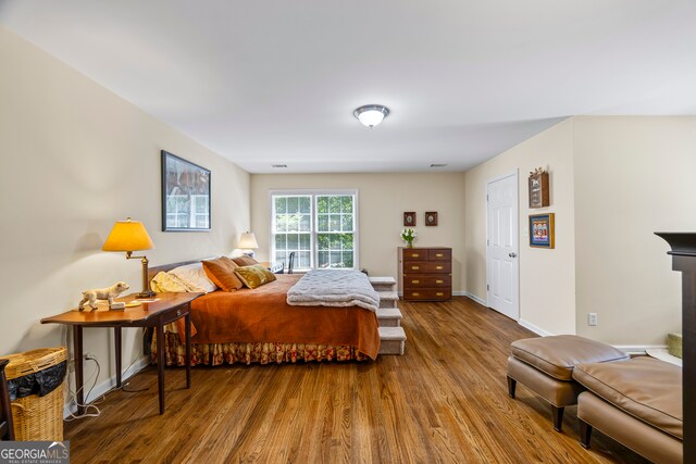 127 Chestnut Ln, Athens, GA 30606 - bedroom featuring wood finished floors