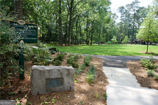 894 Nottingham Dr, Avondale Estates, GA 30002 - view of grassy yard