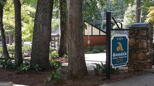 894 Nottingham Dr, Avondale Estates, GA 30002 - exterior view