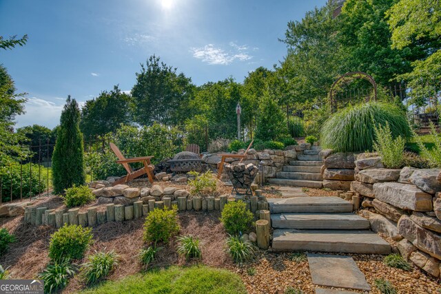view of yard featuring fence