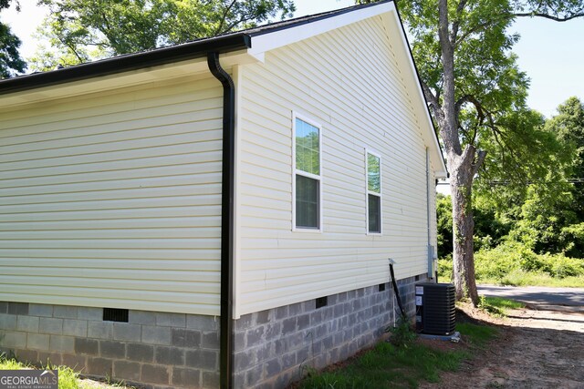414 E 17th St SW, Rome, GA 30161 - view of side of home featuring crawl space and central AC unit