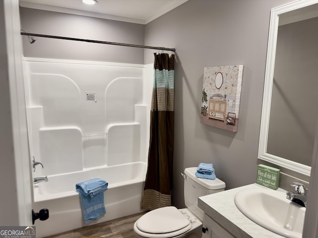 2093 Double Bridge Rd, Demorest, GA 30535 - bathroom featuring wood finished floors, shower / bathtub combination with curtain, toilet, vanity, and crown molding