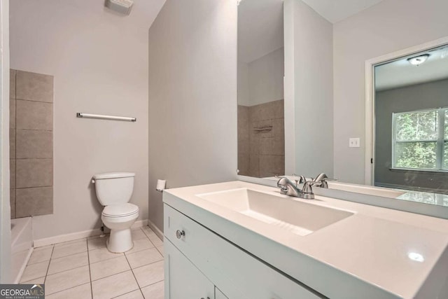 558 Elbridge Dr NW, Atlanta, GA 30318 - full bath with vanity, tile patterned flooring, and shower / tub combination