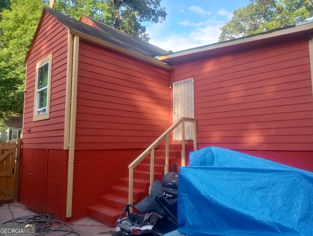 1105 Oak Knoll Ter SE, Atlanta, GA 30315 - view of home's exterior with fence