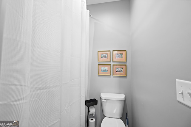 2109 Brewers Mill Rd, Elberton, GA 30635 - full bathroom with toilet and a shower with curtain