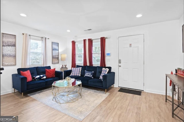 251 Aurora Ave NW, Atlanta, GA 30314 - living room featuring light wood finished floors, baseboards, and recessed lighting