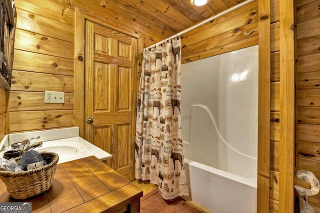 850 Mountain Lake Cir Unit 116, Blue Ridge, GA 30513 - full bath with a sink, shower / bath combination with curtain, and wood ceiling