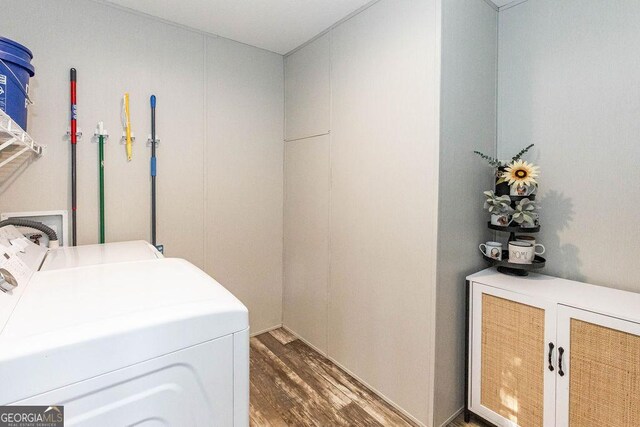 1208 Nease Rd, Guyton, GA 31312 - washroom featuring wood finished floors and independent washer and dryer