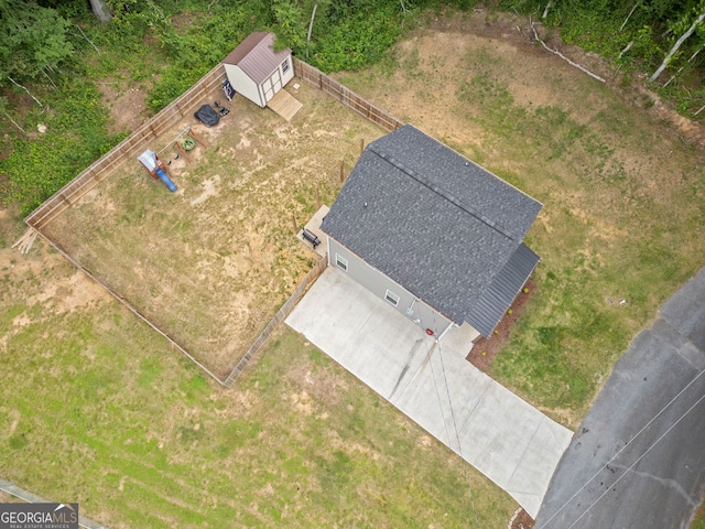 aerial view of property and surrounding area