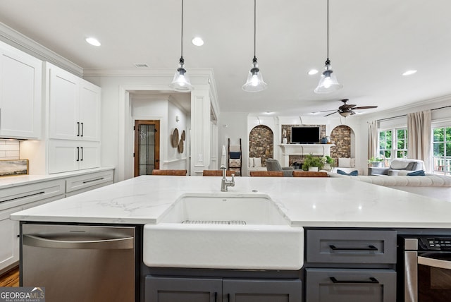2195 Hickory Hill Rd, Alpharetta, GA 30004 - kitchen featuring stainless steel dishwasher, gray cabinets, a sink, ceiling fan, and crown molding