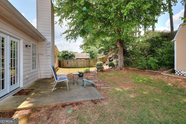 view of yard featuring a patio