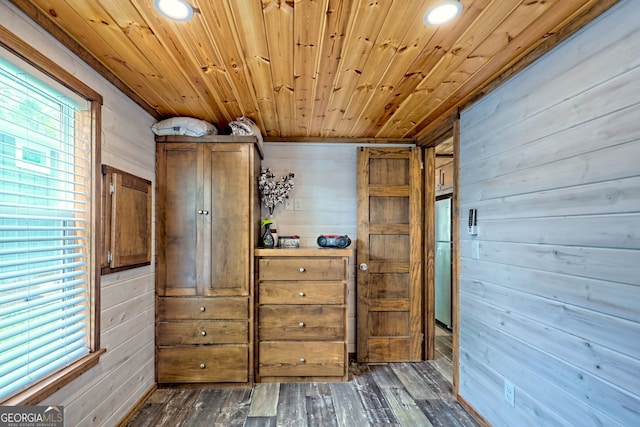 4960 Laurel Ldg, Clarkesville, GA 30523 - interior space with dark wood-style floors