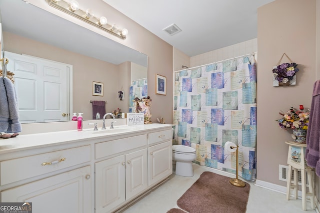 1112 Reno Rd, Royston, GA 30662 - full bath with toilet, vanity, and curtained shower