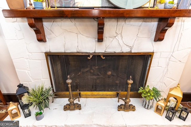1701 City Blvd, Waycross, GA 31501 - detailed view of a fireplace
