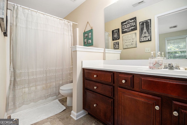 2555 Flat Shoals Rd Unit 1405, College Park, GA 30349 - full bath with vanity, toilet, and a shower with shower curtain