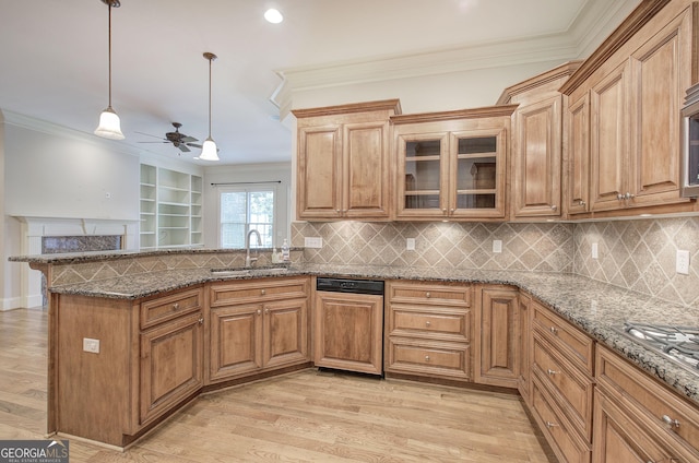 5492 Glenridge Dr Unit 536, Atlanta, GA 30342 - kitchen featuring a sink, dishwasher, a ceiling fan, a peninsula, and light wood-style floors