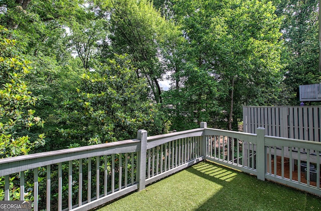 5492 Glenridge Dr Unit 536, Atlanta, GA 30342 - view of yard with a balcony