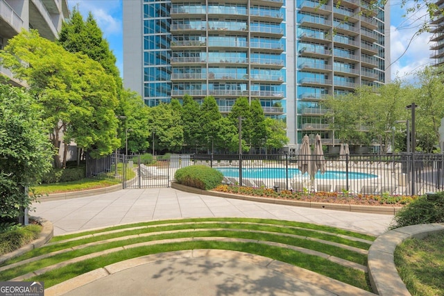 44 Peachtree Pl NW Unit 2024, Atlanta, GA 30309 - surrounding community featuring a pool