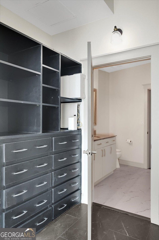 44 Peachtree Pl NW Unit 2024, Atlanta, GA 30309 - view of closet