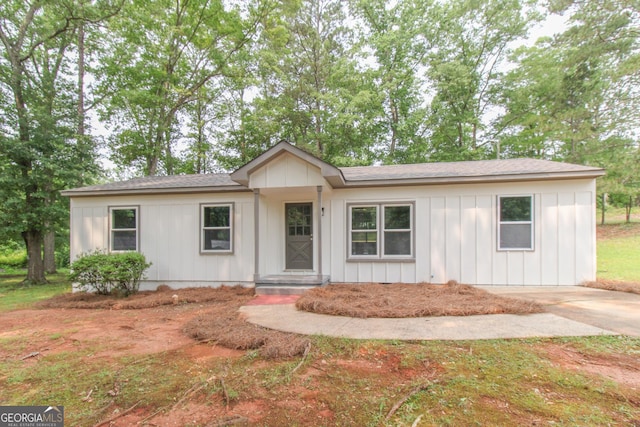 330 Stonehenge Way, Athens, GA 30606 - single story home with board and batten siding and a shingled roof