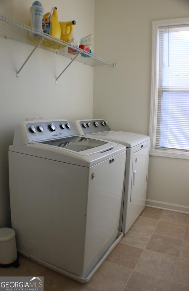 878 W Union Grove Cir, Auburn, GA 30011 - laundry area featuring independent washer and dryer and baseboards