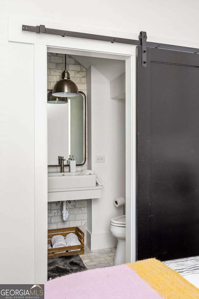 135 Mado Ln, Chattahoochee Hills, GA 30268 - half bathroom featuring toilet
