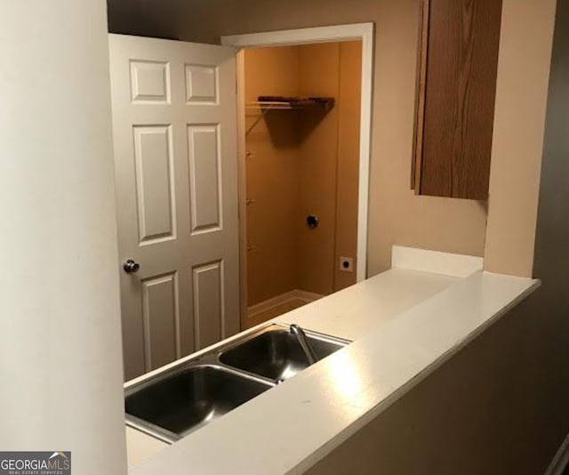 18101 Waldrop Cv, Decatur, GA 30034 - kitchen featuring a sink and light countertops