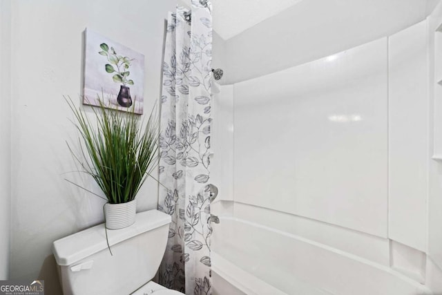 717 Beaufort Cir, Duluth, GA 30096 - full bath with toilet and shower / tub combo with curtain