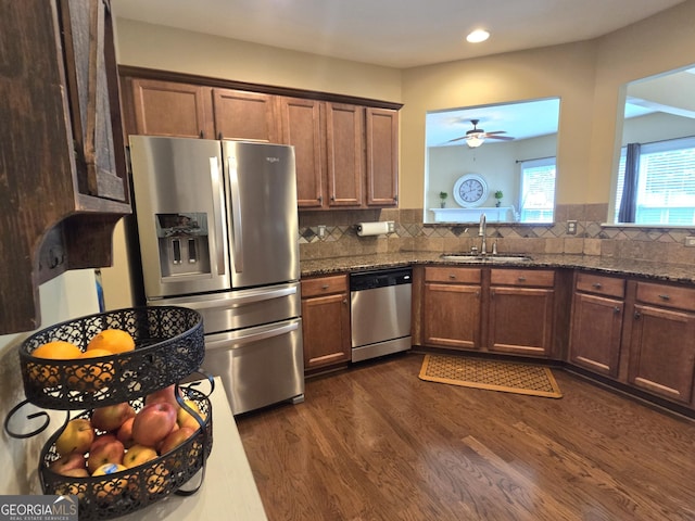4860 Berkeley Glen Dr, Peachtree Corners, GA 30092 - kitchen with appliances with stainless steel finishes, a sink, dark wood finished floors, a ceiling fan, and recessed lighting