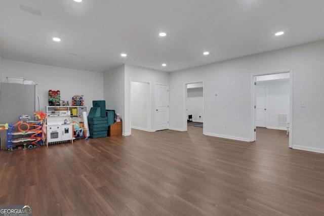 3980 Suwanee Place Dr, Suwanee, GA 30024 - recreation room featuring wood finished floors, recessed lighting, and baseboards