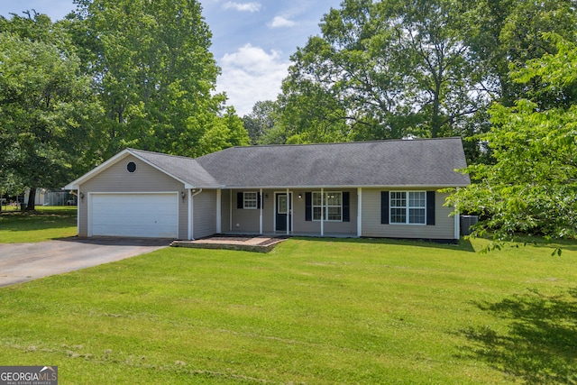 464 Old Camp Creek Rd, Cornelia, GA 30531 - ranch-style home featuring a porch, driveway, a garage, and a front yard