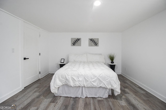2537 Baker Rd NW, Atlanta, GA 30318 - bedroom featuring wood finished floors, baseboards, and recessed lighting