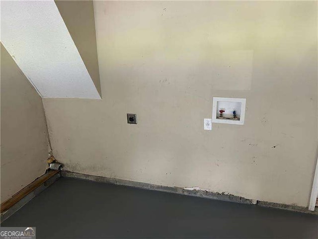 6536 Rebecca Lou Ln, Lithonia, GA 30058 - laundry room featuring electric dryer hookup and washer hookup