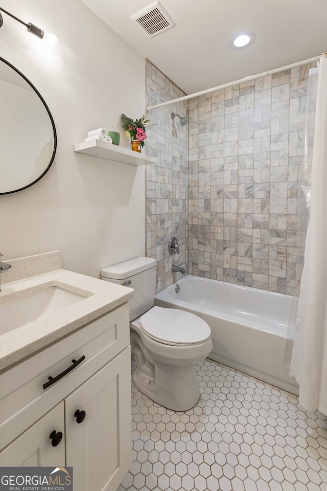 429 Deckner Ave SW, Atlanta, GA 30310 - bathroom with vanity, shower / tub combo with curtain, toilet, and recessed lighting