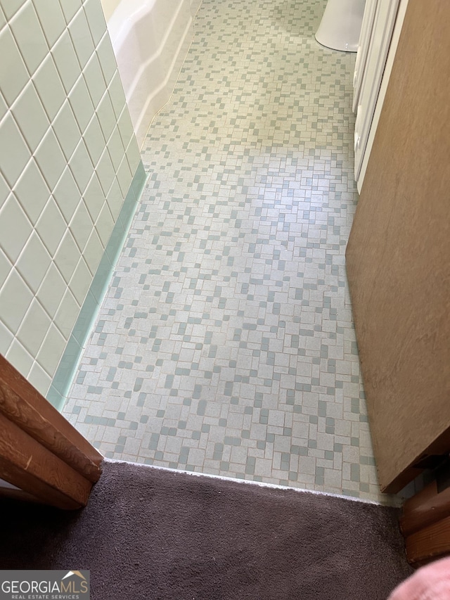 2334 Connally Dr, East Point, GA 30344 - bathroom view
