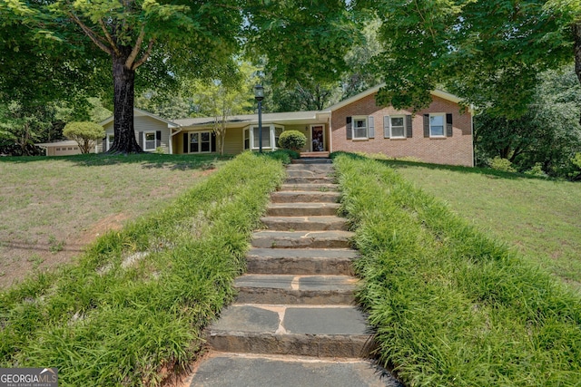 5 Hillcroft Dr NE, Rome, GA 30161 - single story home with brick siding and a front yard