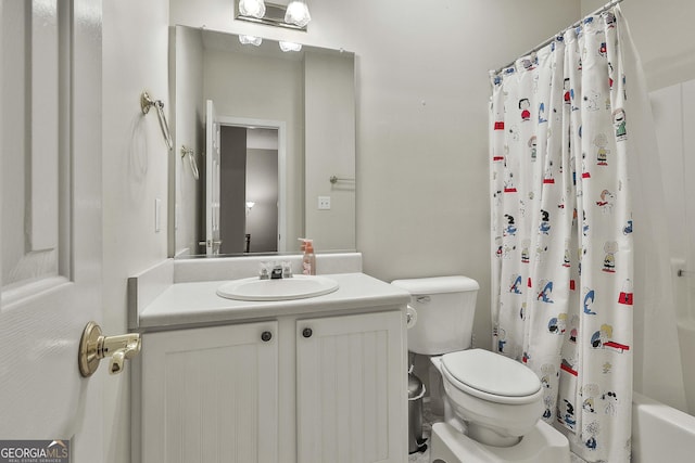 508 Las Brasis Ct, Peachtree City, GA 30269 - full bathroom with toilet, vanity, and shower / bath combo