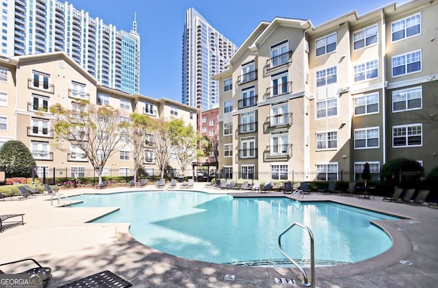 800 Peachtree St NE Unit 1319, Atlanta, GA 30308 - community pool with a patio area