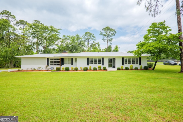215 E Main St, Hahira, GA 31632 - ranch-style home with a front yard