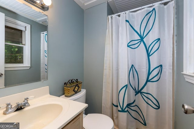 3835 Clubhouse Cir, Gainesville, GA 30501 - full bath with toilet, vanity, and a shower with shower curtain