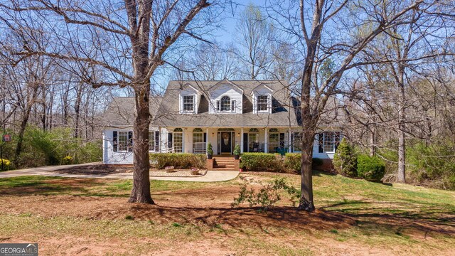 157 Riverbend Cir, Royston, GA 30662 - cape cod house with a porch