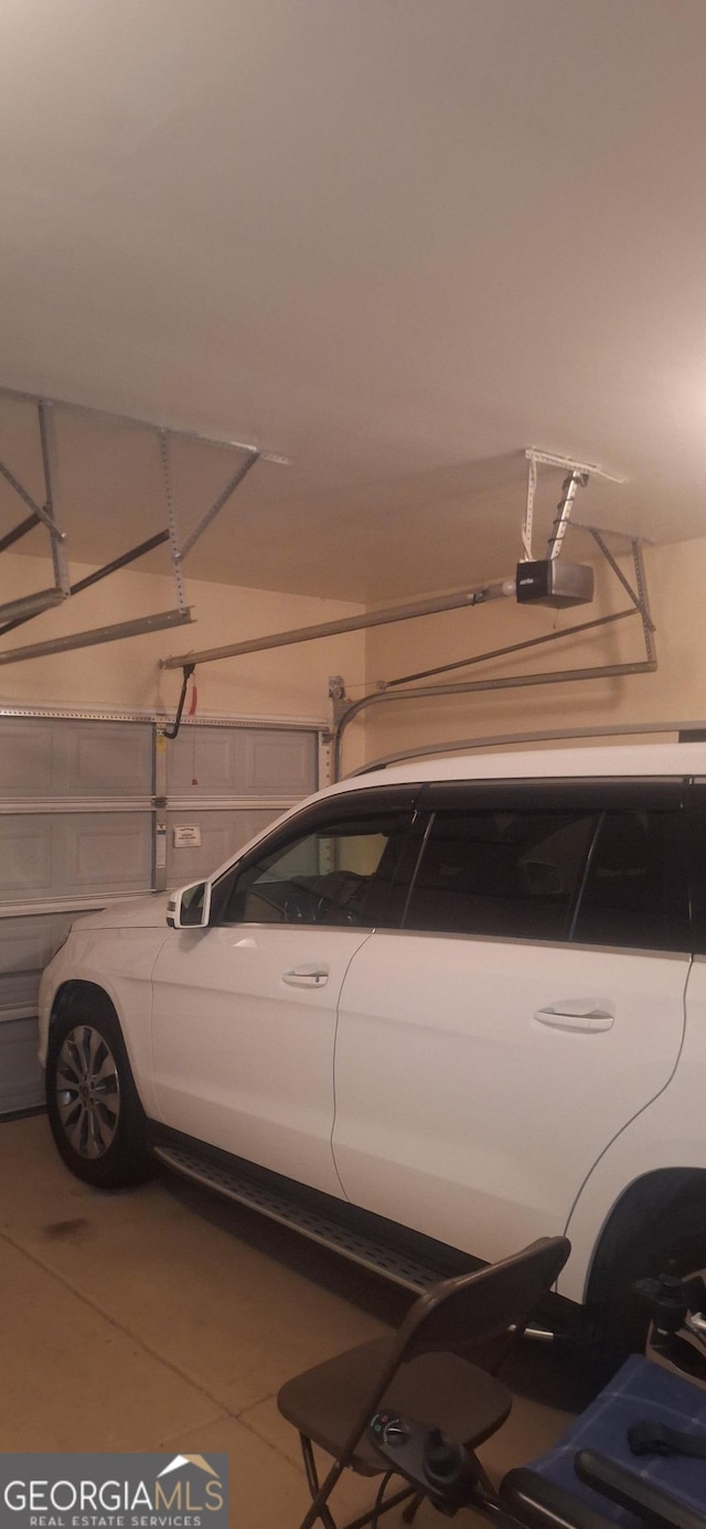 7314 Basalt Dr, Union City, GA 30291 - garage with a garage door opener