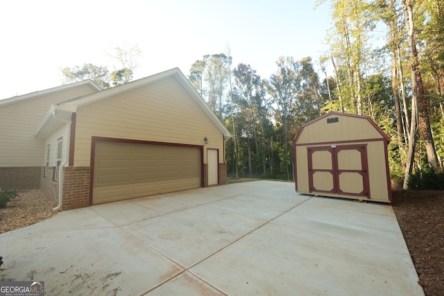1663 Piedmont Rd, Griffin, GA 30224 - garage with a storage unit