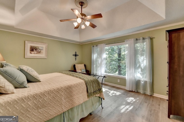 248 Riverview Trl, Roswell, GA 30075 - bedroom featuring baseboards, light wood-style flooring, lofted ceiling, a ceiling fan, and ornamental molding