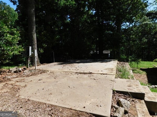 1306 Stonemont Rd, Auburn, GA 30011 - view of yard