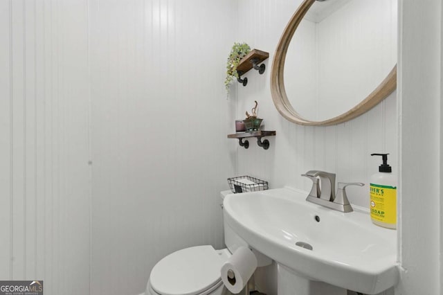 4205 Jeri Lynn Ct, Tucker, GA 30084 - half bath featuring a sink and toilet
