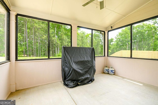 282 Brant Cir, Jefferson, GA 30549 - unfurnished sunroom with a ceiling fan and vaulted ceiling