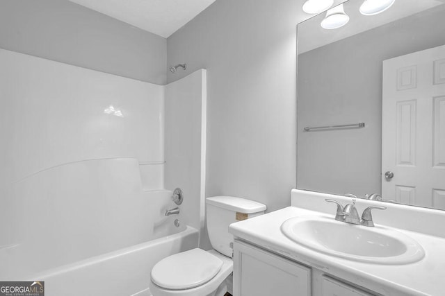 6541 Lazy Creek Ct, Lithonia, GA 30058 - full bathroom with toilet, vanity, and washtub / shower combination
